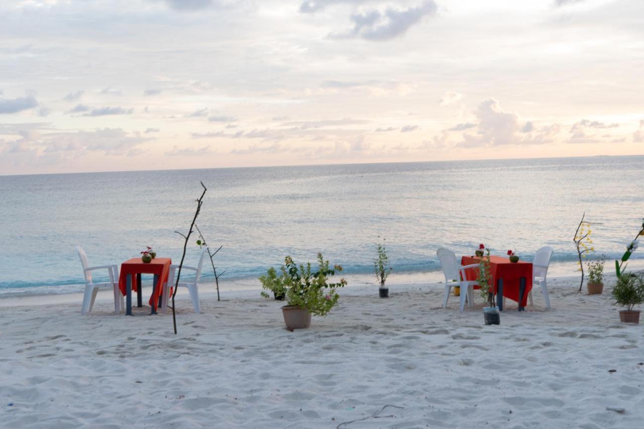Olhumathi View Inn Ukulhas Island Exterior photo