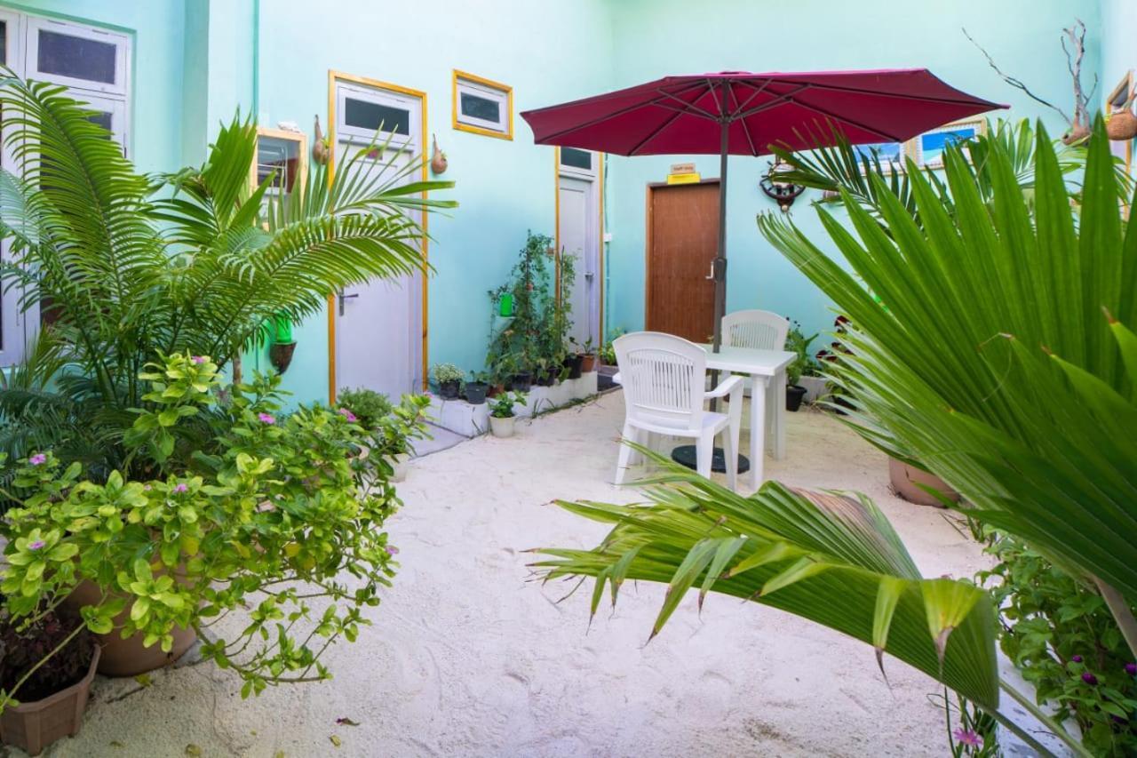 Olhumathi View Inn Ukulhas Island Exterior photo