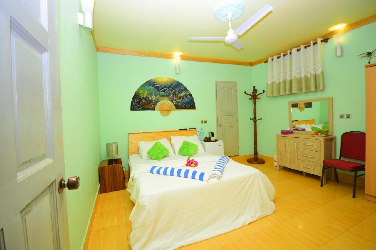 Olhumathi View Inn Ukulhas Island Exterior photo