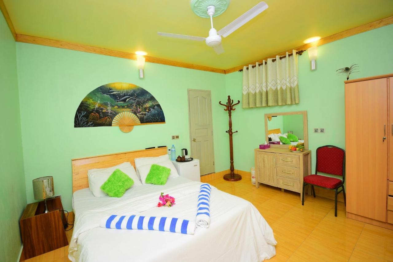 Olhumathi View Inn Ukulhas Island Exterior photo