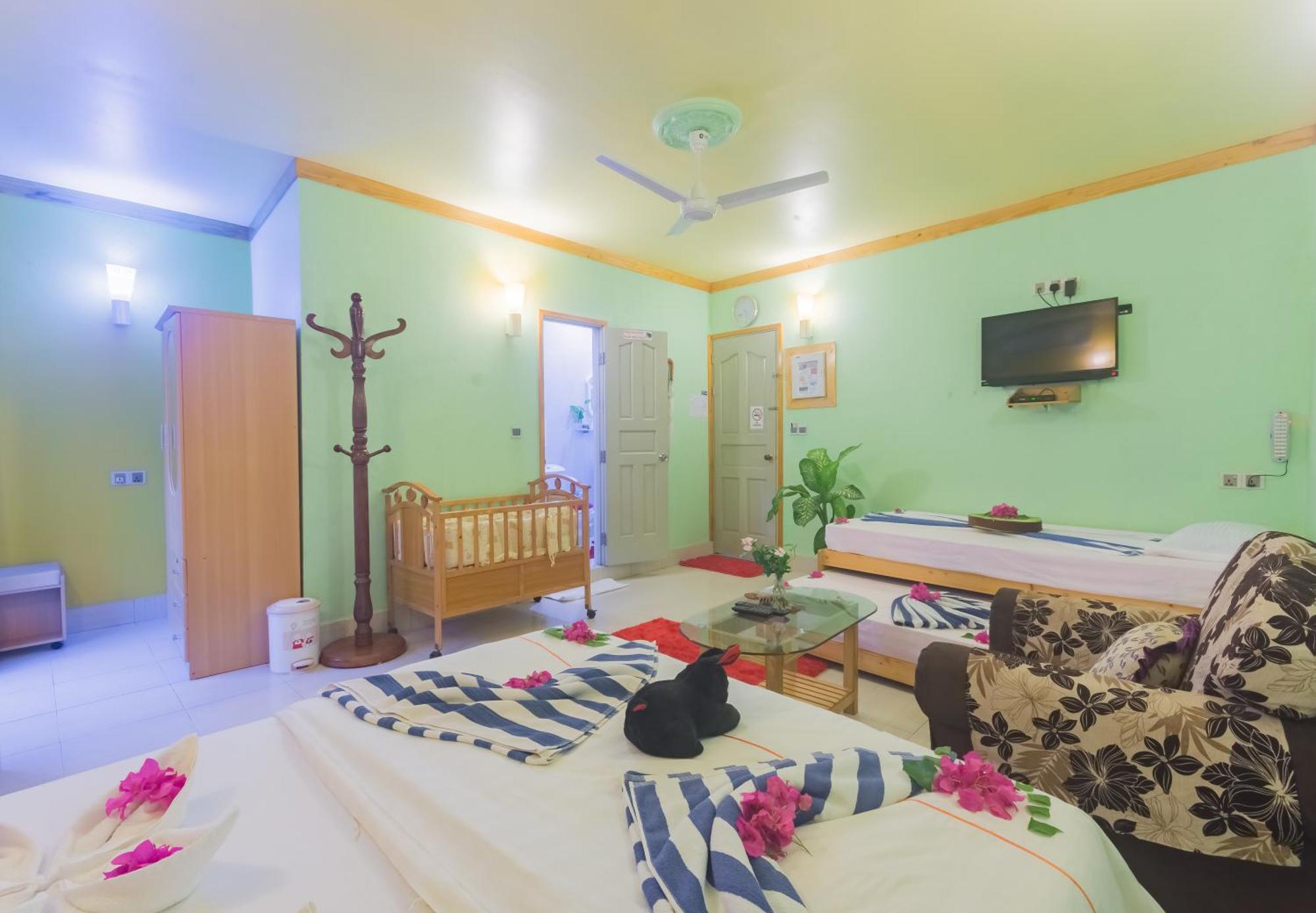 Olhumathi View Inn Ukulhas Island Exterior photo