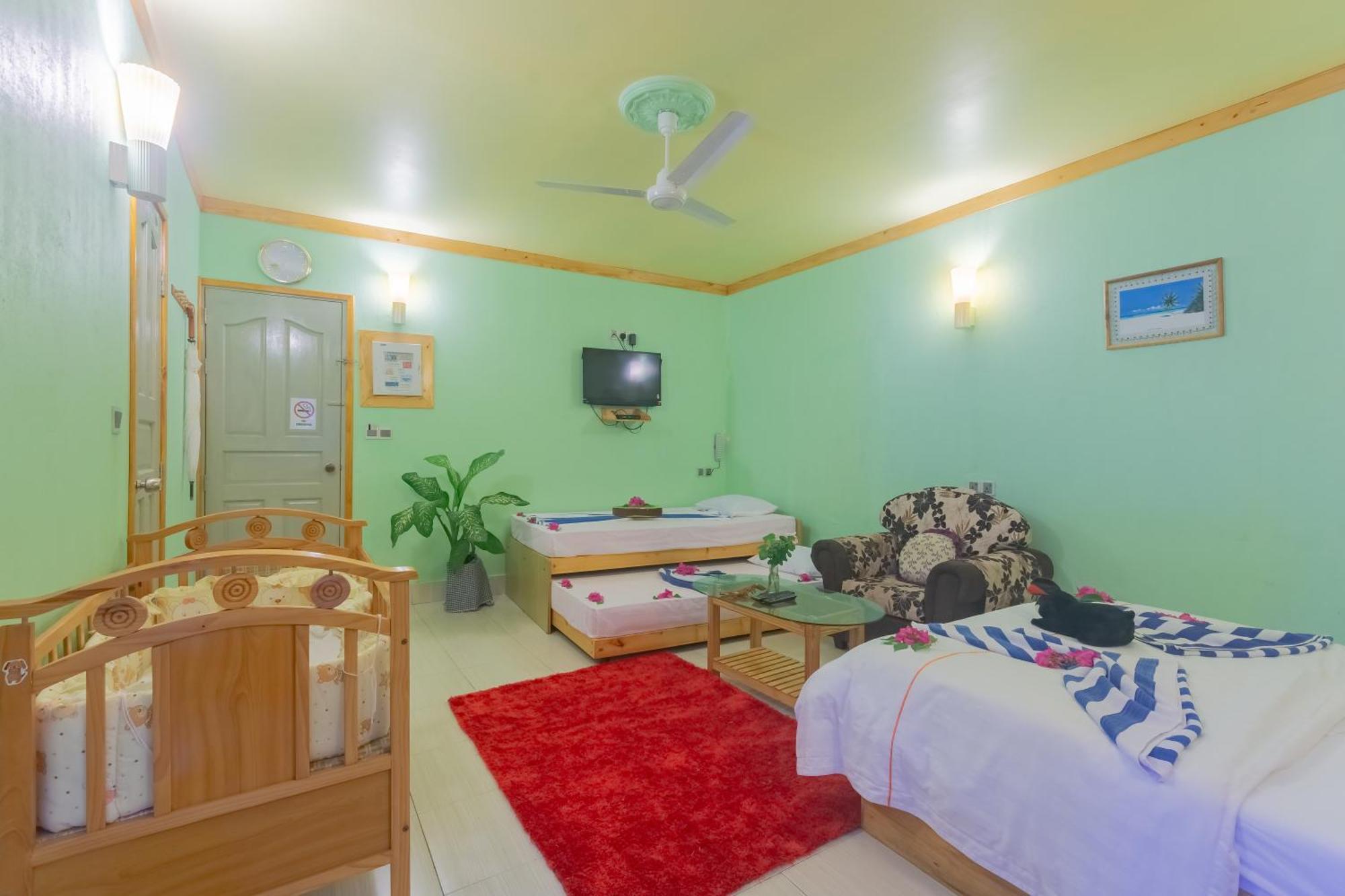 Olhumathi View Inn Ukulhas Island Exterior photo