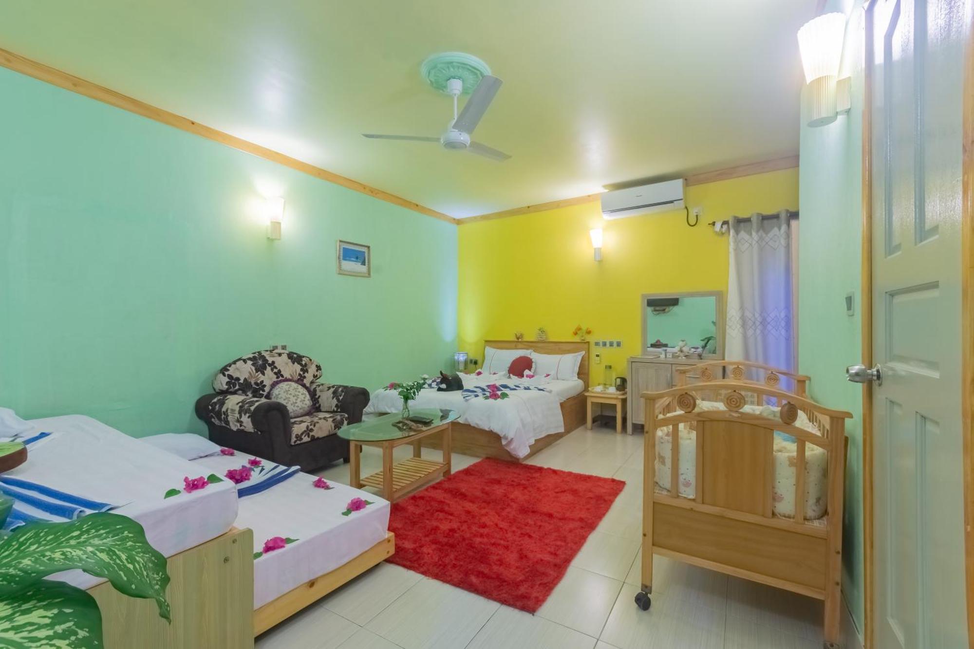 Olhumathi View Inn Ukulhas Island Room photo