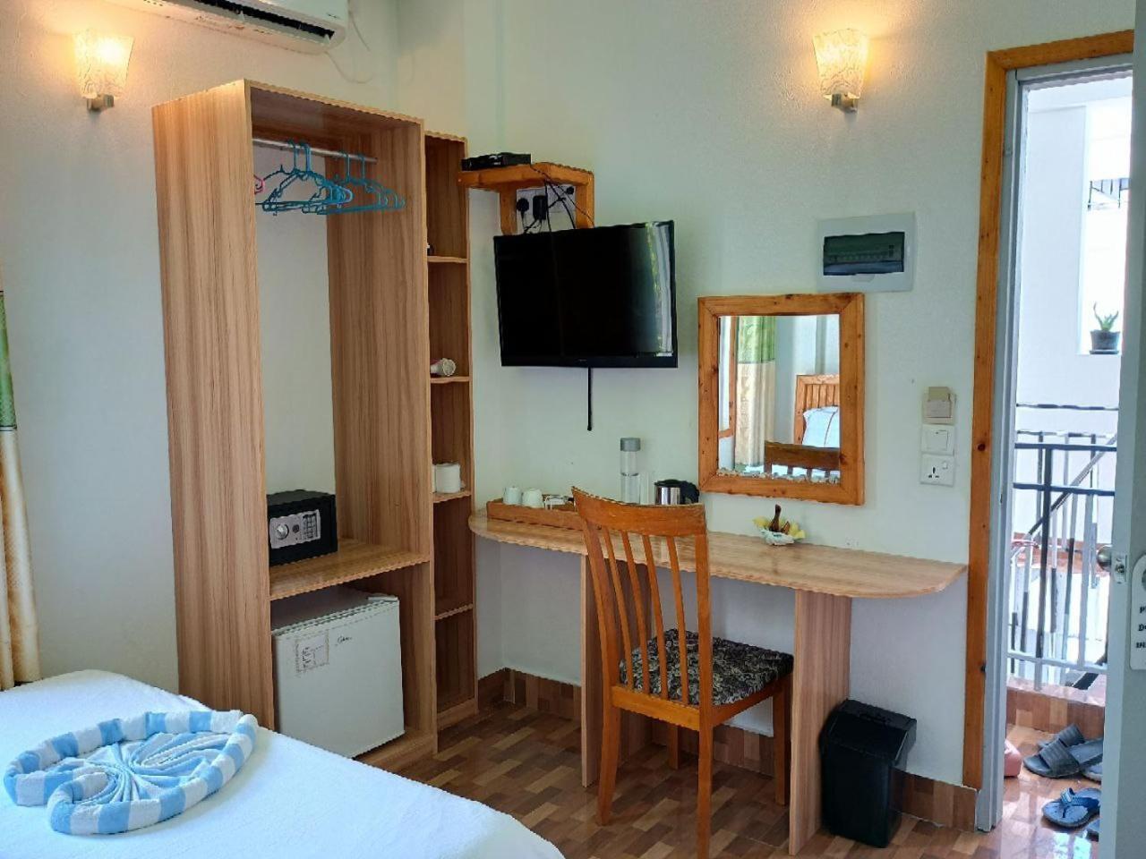 Olhumathi View Inn Ukulhas Island Exterior photo