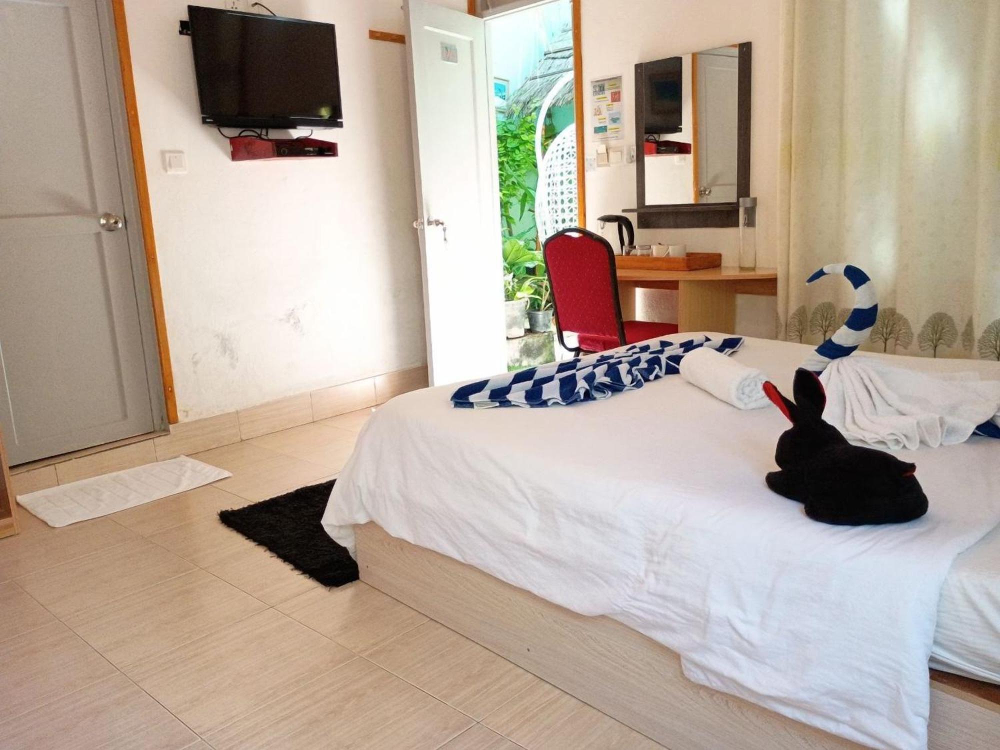 Olhumathi View Inn Ukulhas Island Exterior photo