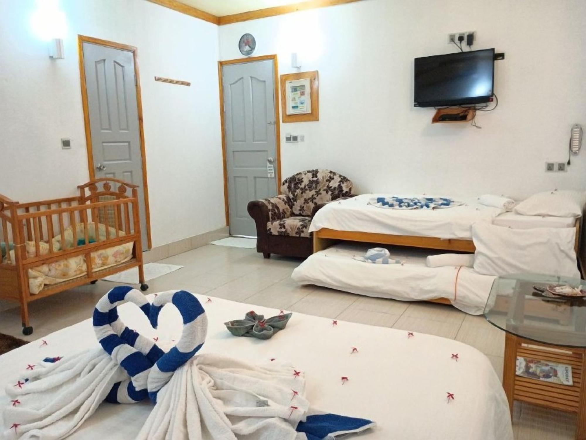 Olhumathi View Inn Ukulhas Island Exterior photo