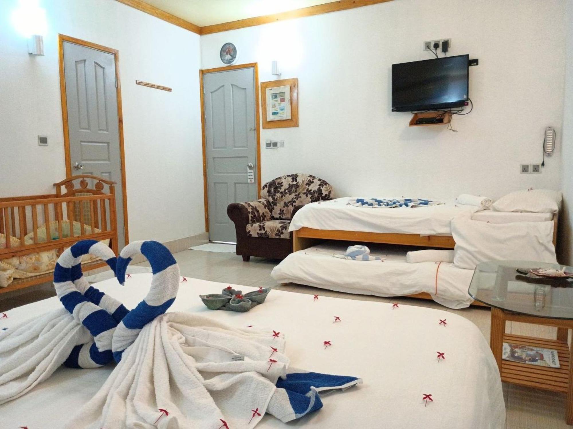 Olhumathi View Inn Ukulhas Island Exterior photo