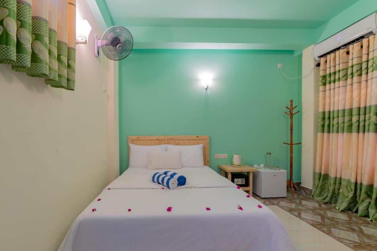 Olhumathi View Inn Ukulhas Island Exterior photo