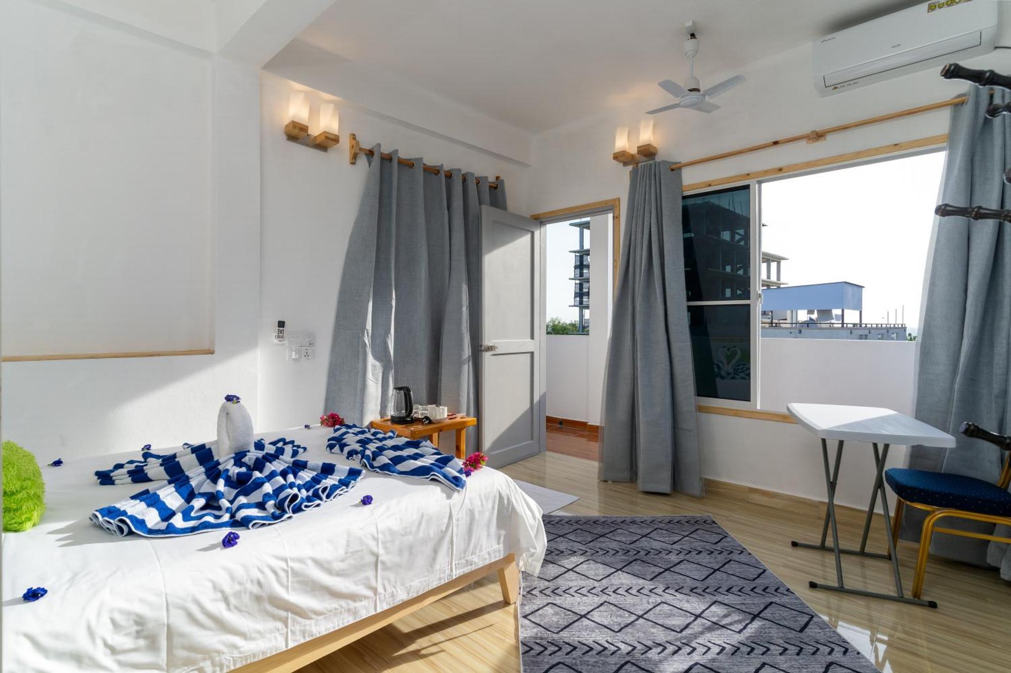Olhumathi View Inn Ukulhas Island Exterior photo