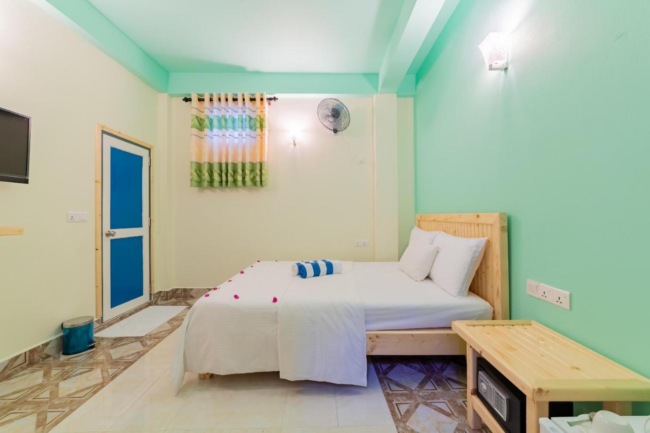 Olhumathi View Inn Ukulhas Island Exterior photo