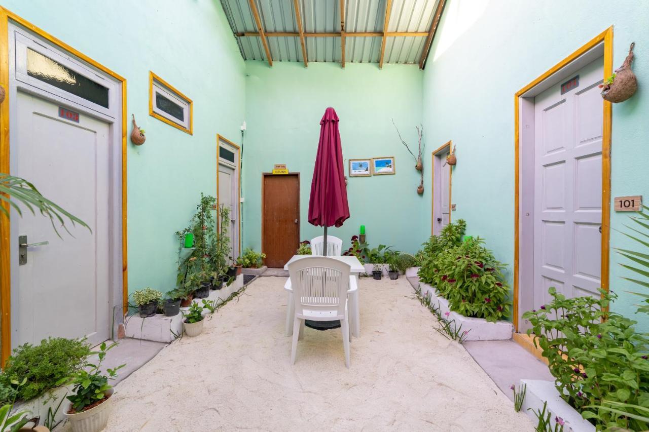 Olhumathi View Inn Ukulhas Island Exterior photo